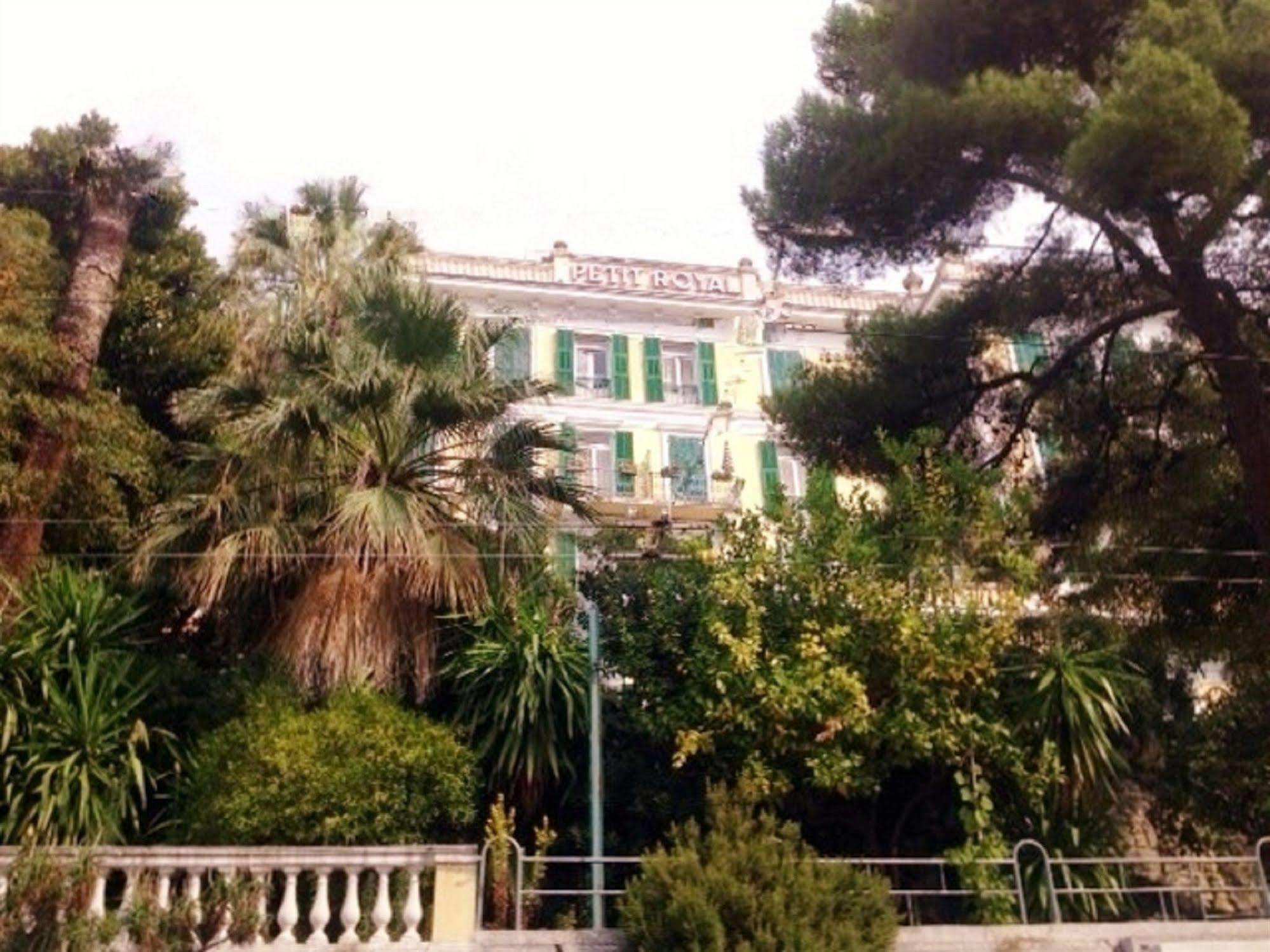 Hotel Petit Royal Ospedaletti Exterior photo